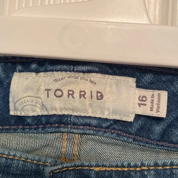 NWOT Torrid Jeans…size 16 - Picture 3 of 4
